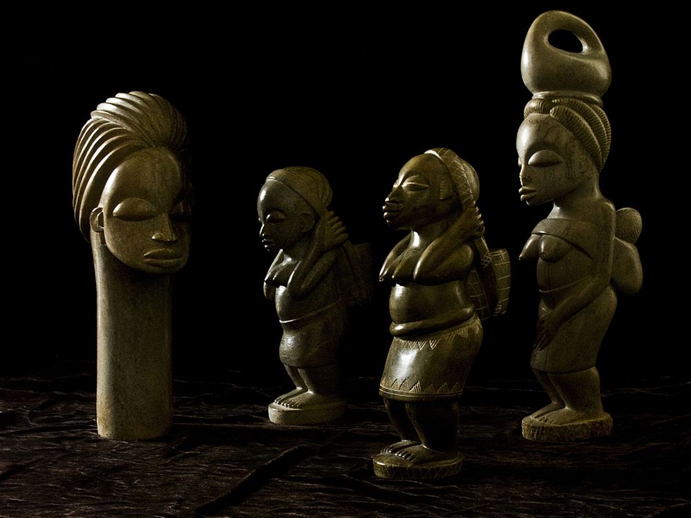 Souvenir du Gabon : sculptures en pierre de M’Bigou