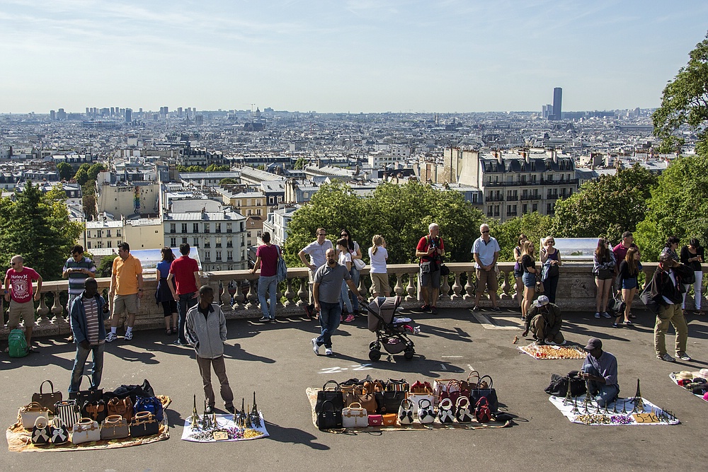 Souvenirs, Souvenirs