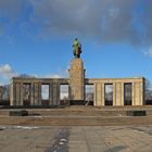 Sowjetisches Ehrenmal im Berliner Tiergarten - in einer fortschreitenden Eiszeit 