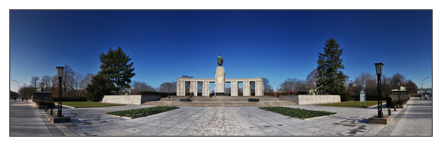 Sowjetisches Ehrenmal in Berlin Tiergarten