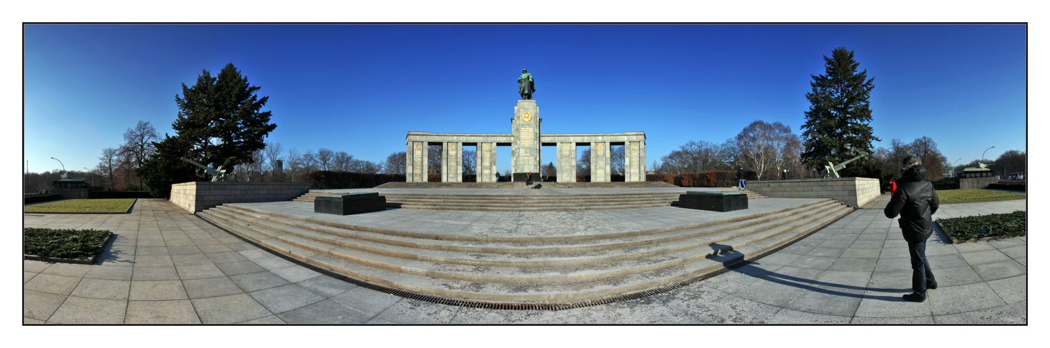 Sowjetisches Ehrenmal in Berlin Tiergarten - Teil II