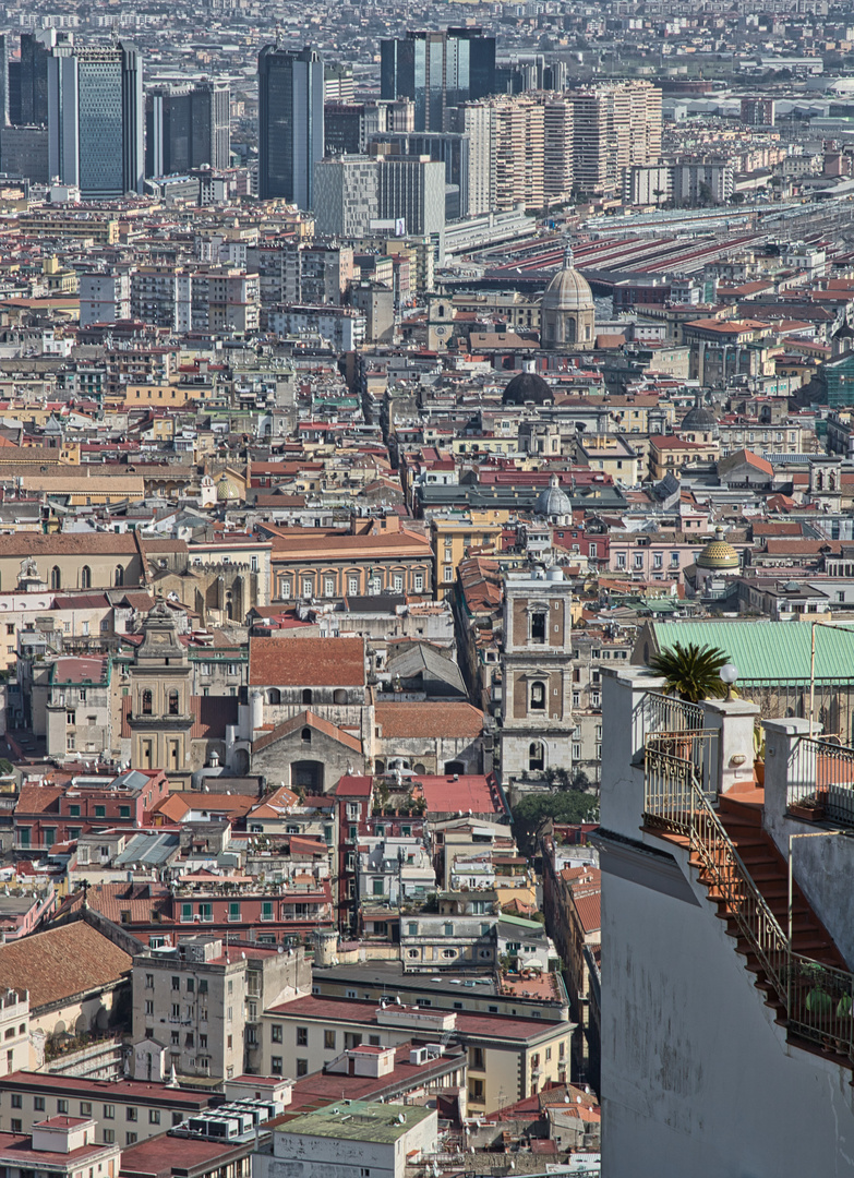 Spaccanapoli vista da San Martino 