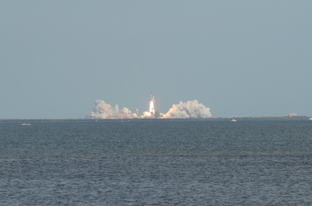 Space Shuttle Atlantis.View without the zoom