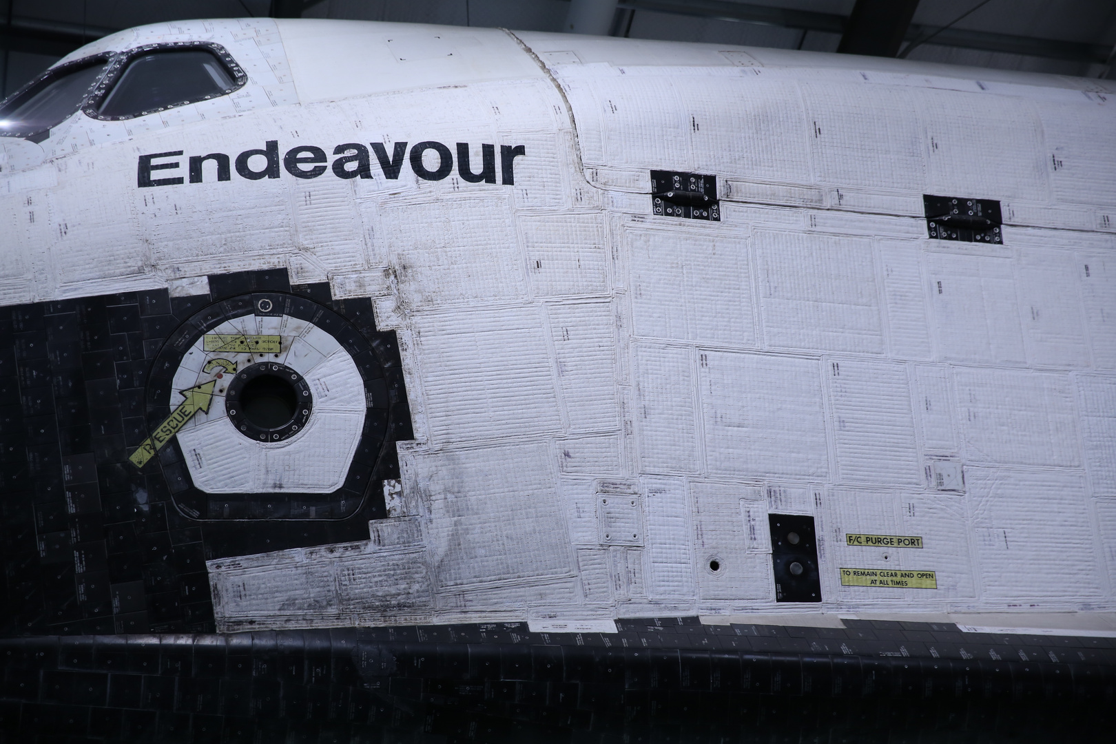 Space Shuttle Endeavour, Seitenansicht