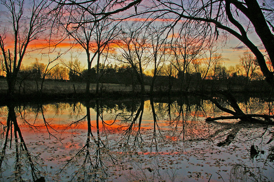 Spaet Herbst Sonnenuntergang am Elkhorn Creek Kentucky