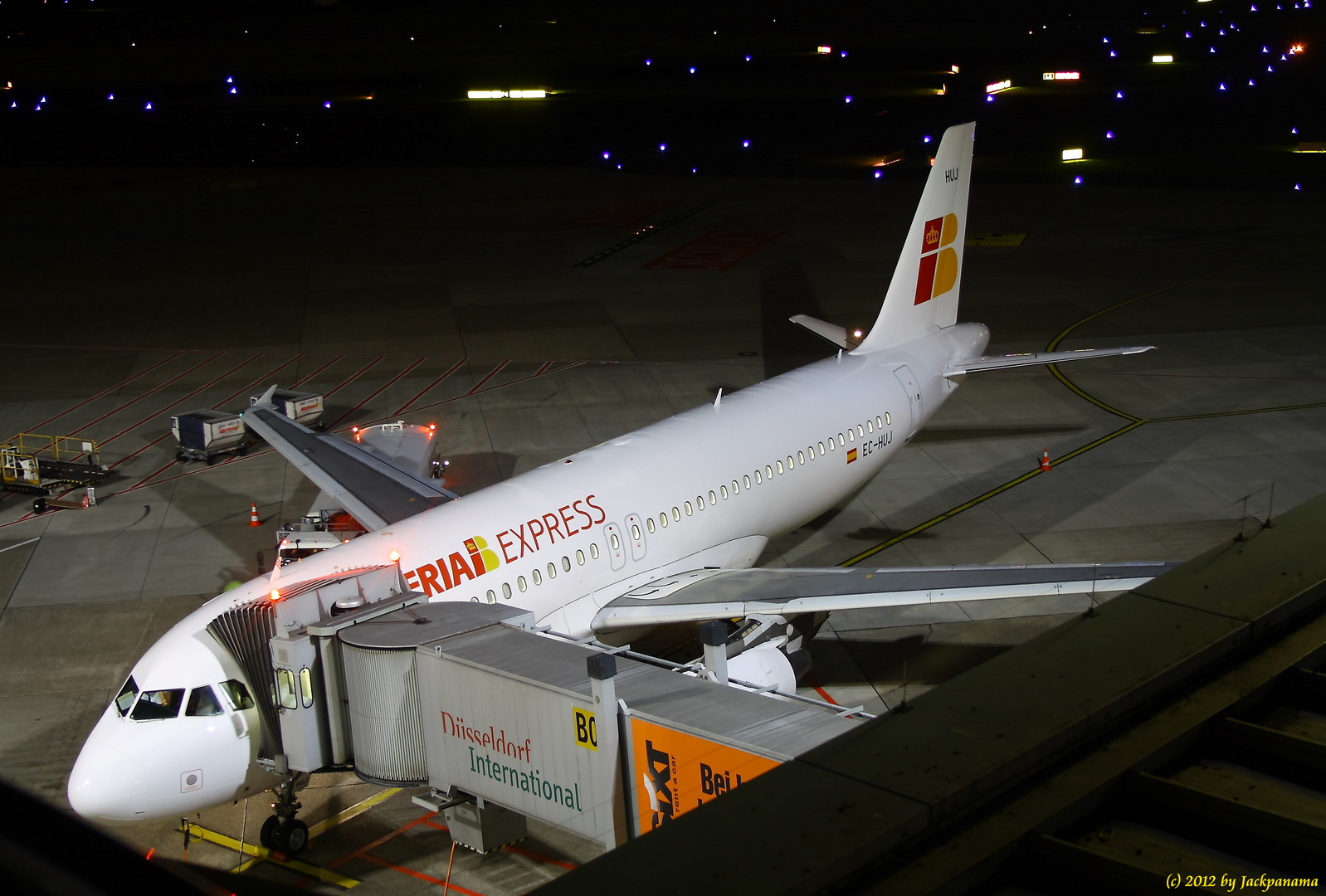 Spätabends auf dem Flughafen in Düsseldorf (5)