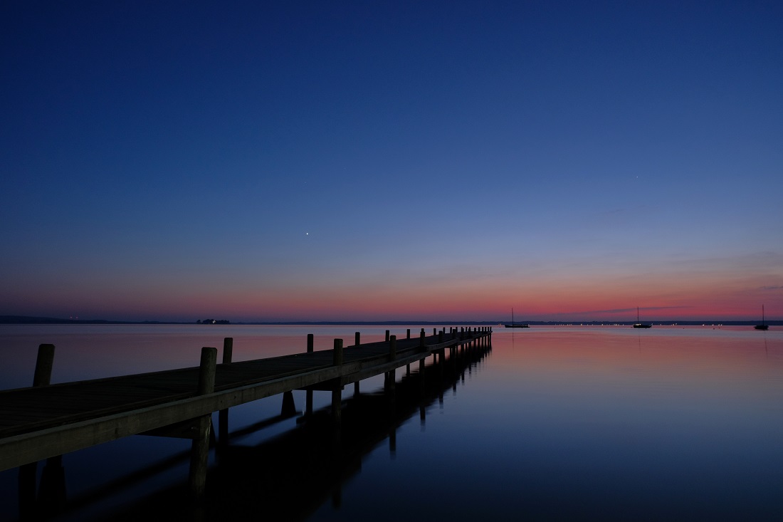 Späte Blaue Stunde am See