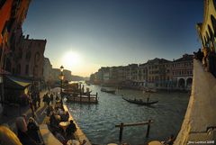 später Nachmittag an der Rialto Brücke