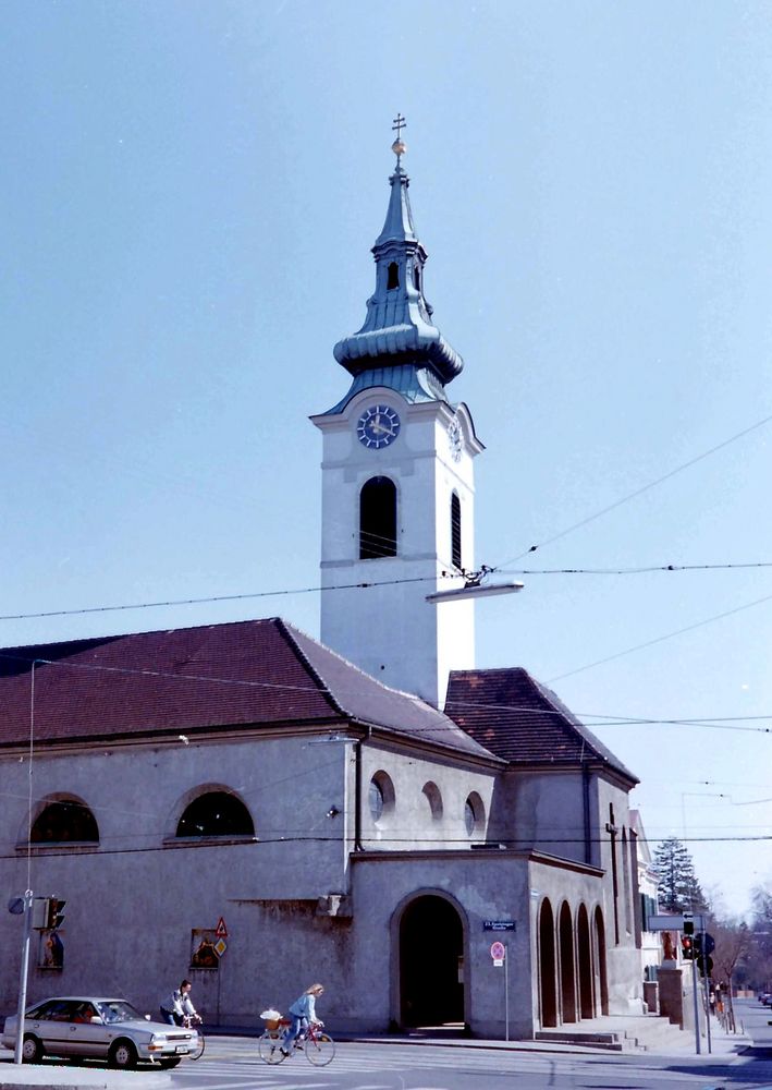 Spätgotische Pfarrkirche in Wien / Mauer .Dort wurde meine Mutter vor 97 Jahren getauft .