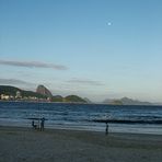 Spätnachmittags in Copacabana Strand.