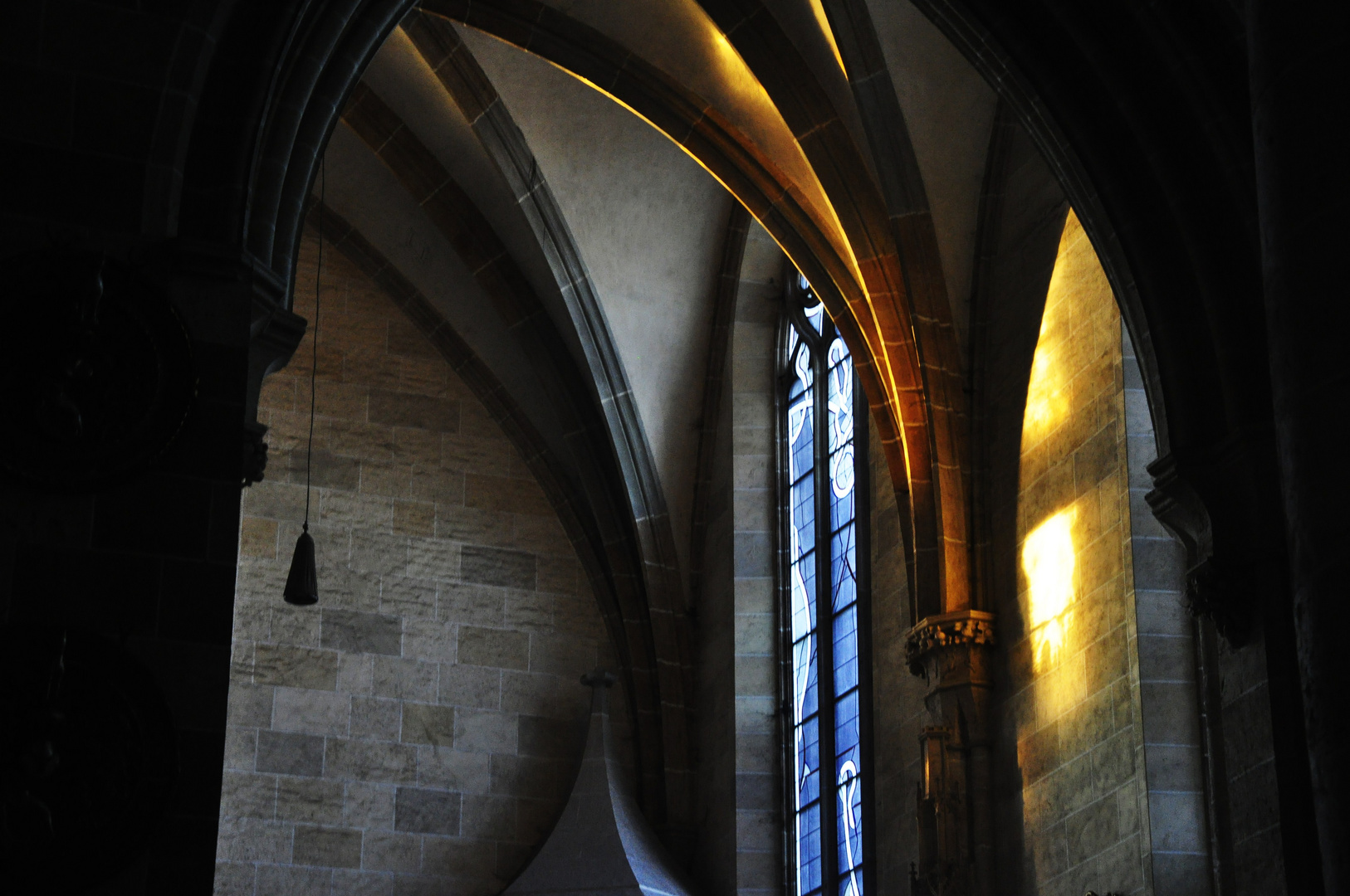 ...SPÄTNACHMITTGAGSLICHT IM  ULMER MÜNSTER....