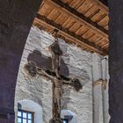 Spätromanisches Kreuz aus dem Seitenchor gesehen