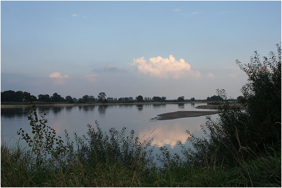 Spätsommerabend an der Elbe