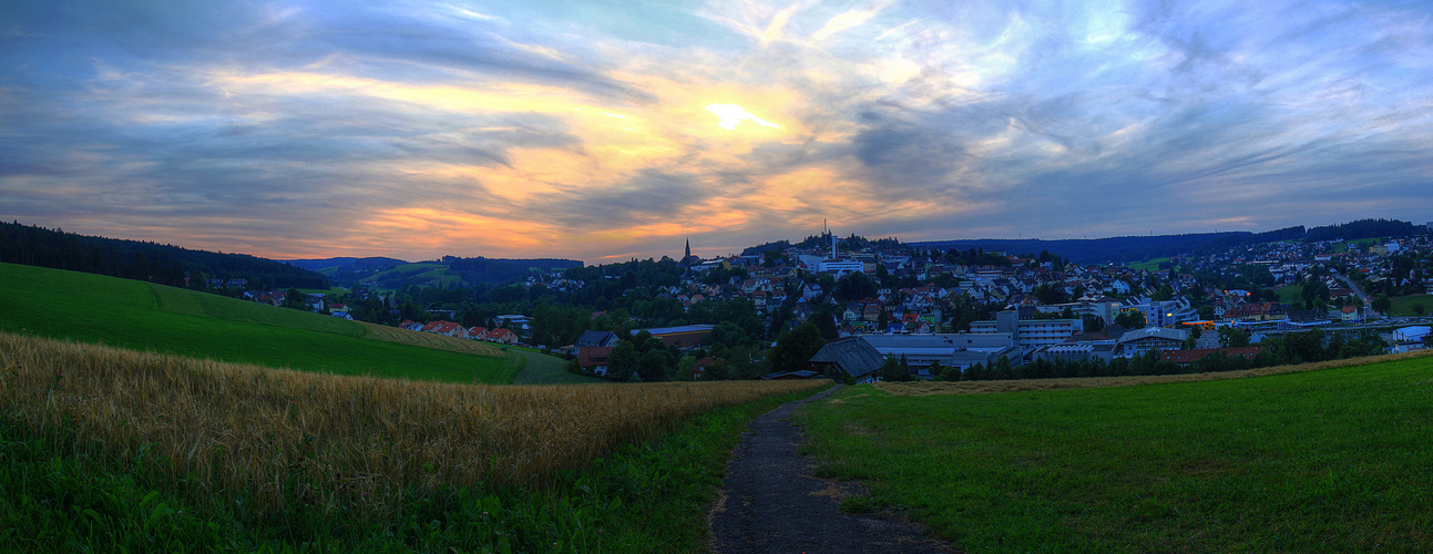 Spätsommerabend über der Bergstadt St.Georgen im Schwarzwald