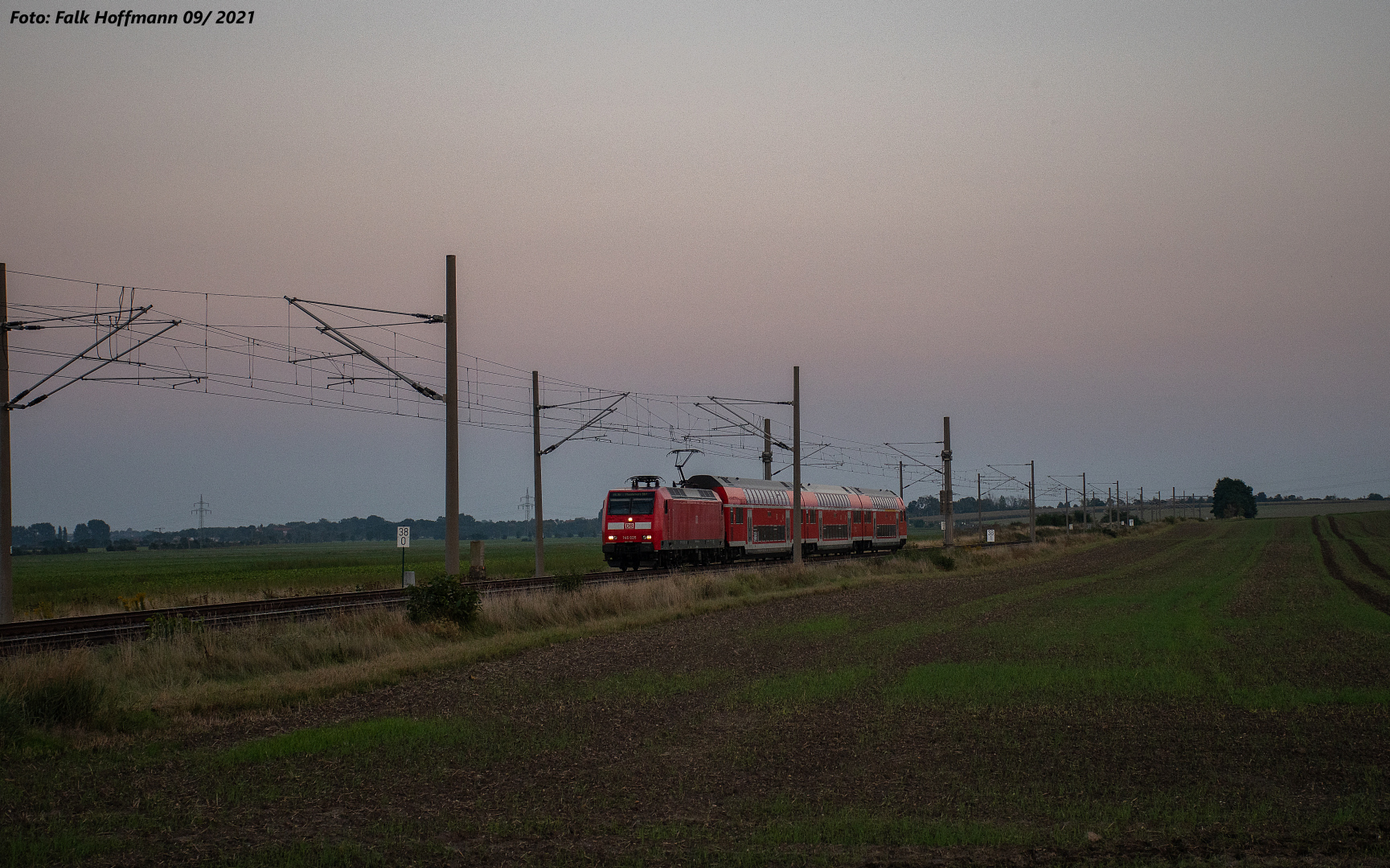 Spätsommerabendlicher Regionalexpreß