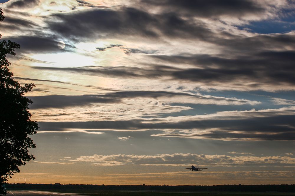 Spätsommerhimmel TXL #2