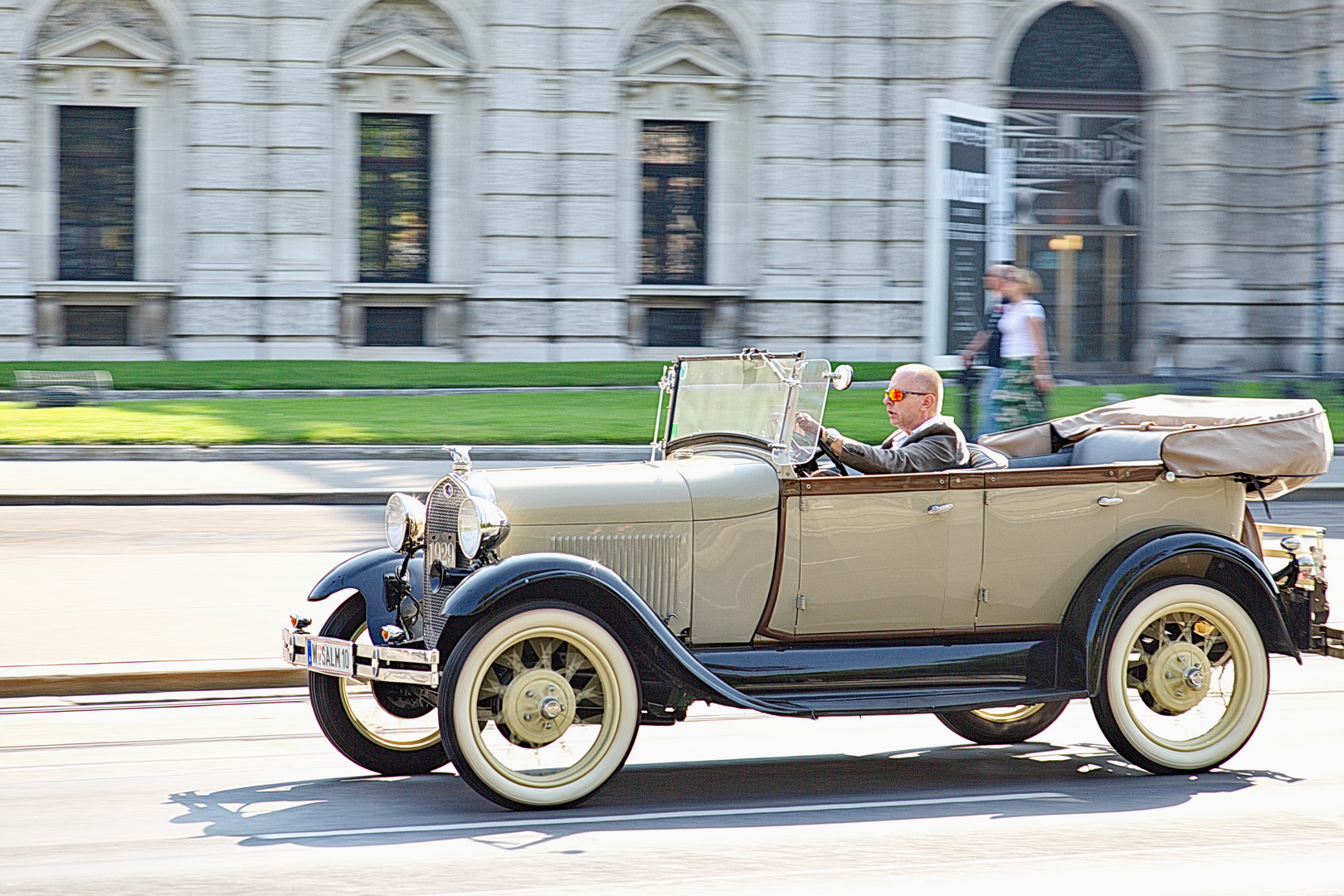 Spätsommerliche Oldtimer-Ausfahrt