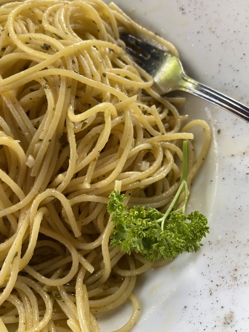 Spagetti Knoblauch und Peperoncini