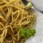 Spagetti Knoblauch und Peperoncini