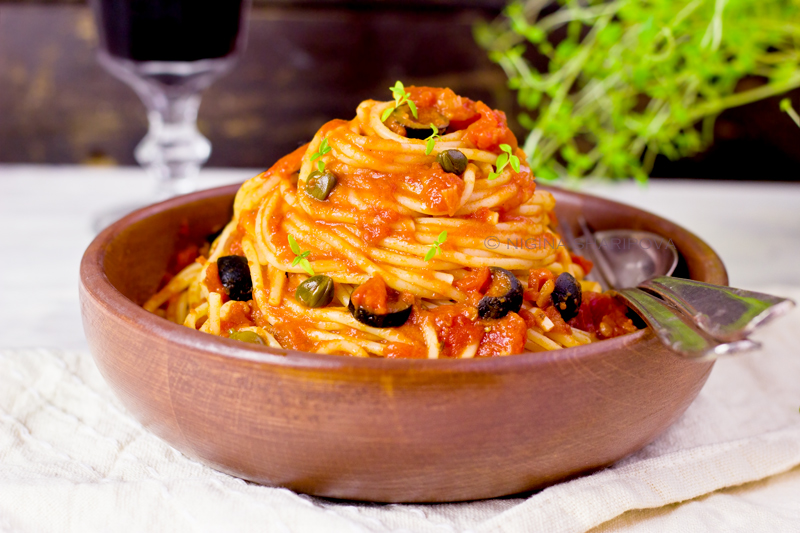 Spaghetti alla puttanesca (Italy)