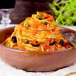 Spaghetti alla puttanesca (Italy)