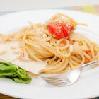 spaghetti pesto e pomodorini