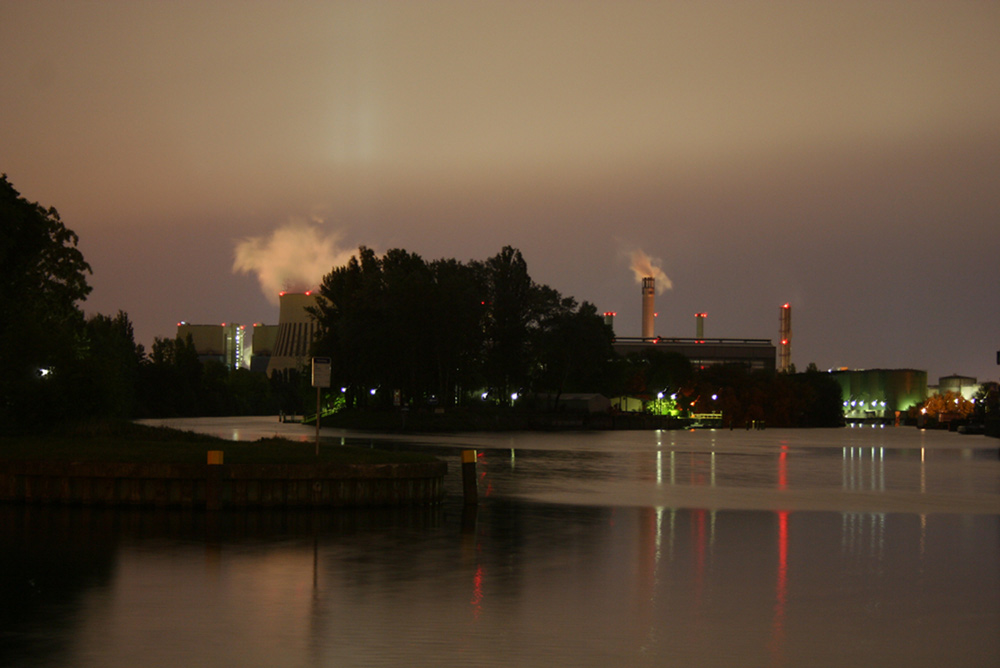 Spandauer Industrie in der Nacht