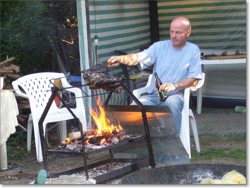 Spanferkel am Spieß