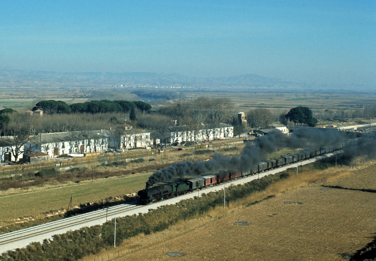 -Spanien. Dampflok 242F (öl) mit Güterzug iEb22robeck3m aus