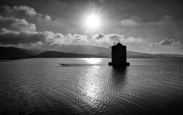 Spanische Mühle in der Lagune von Orbetello