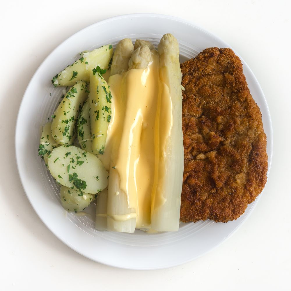 Spargel mit Schnitzel Foto &amp; Bild | food, stillleben, essen Bilder auf ...