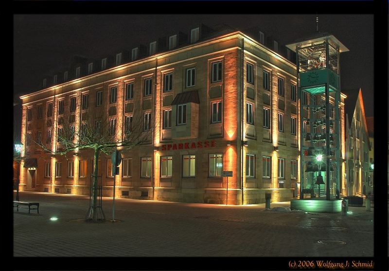 Sparkasse und Glockenturm in Gunzenhausen