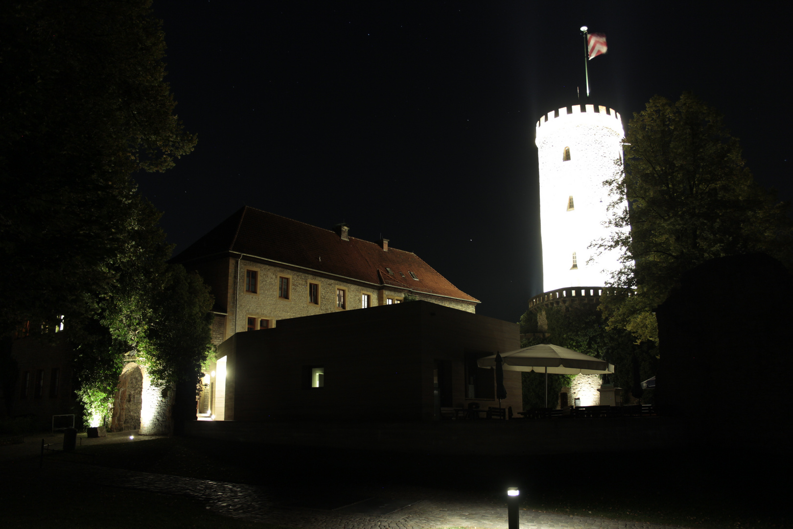 Sparrenburg at night