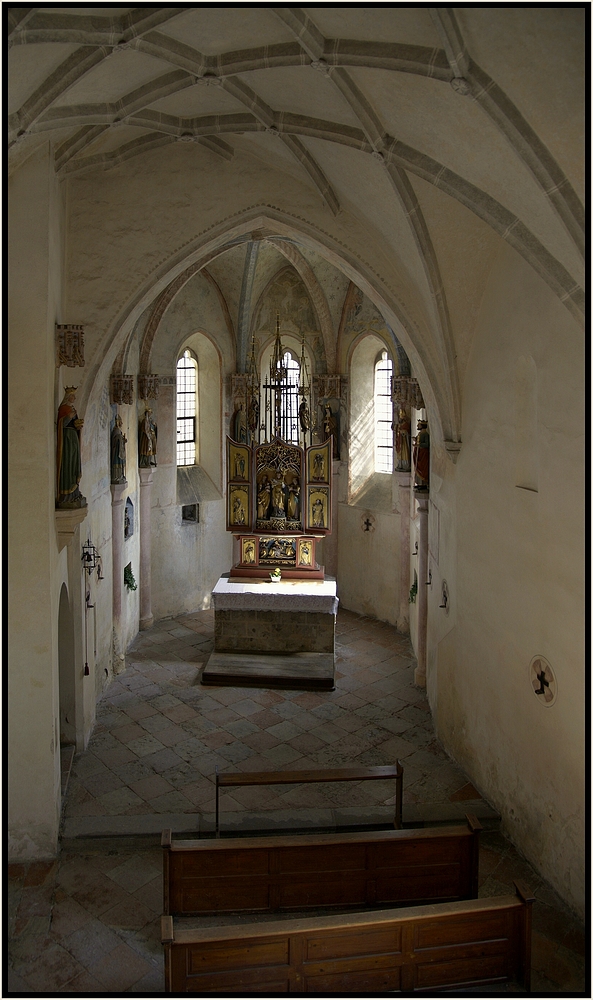 "Spartanisch" wirkt die Kapelle der Burg zu Burghausen...