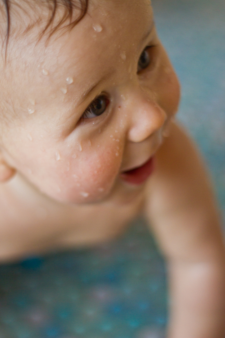 Spaß beim Babyschwimmen