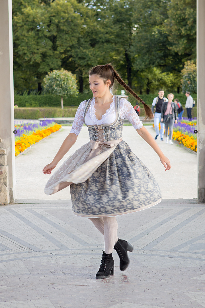 Spaß im Dirndl