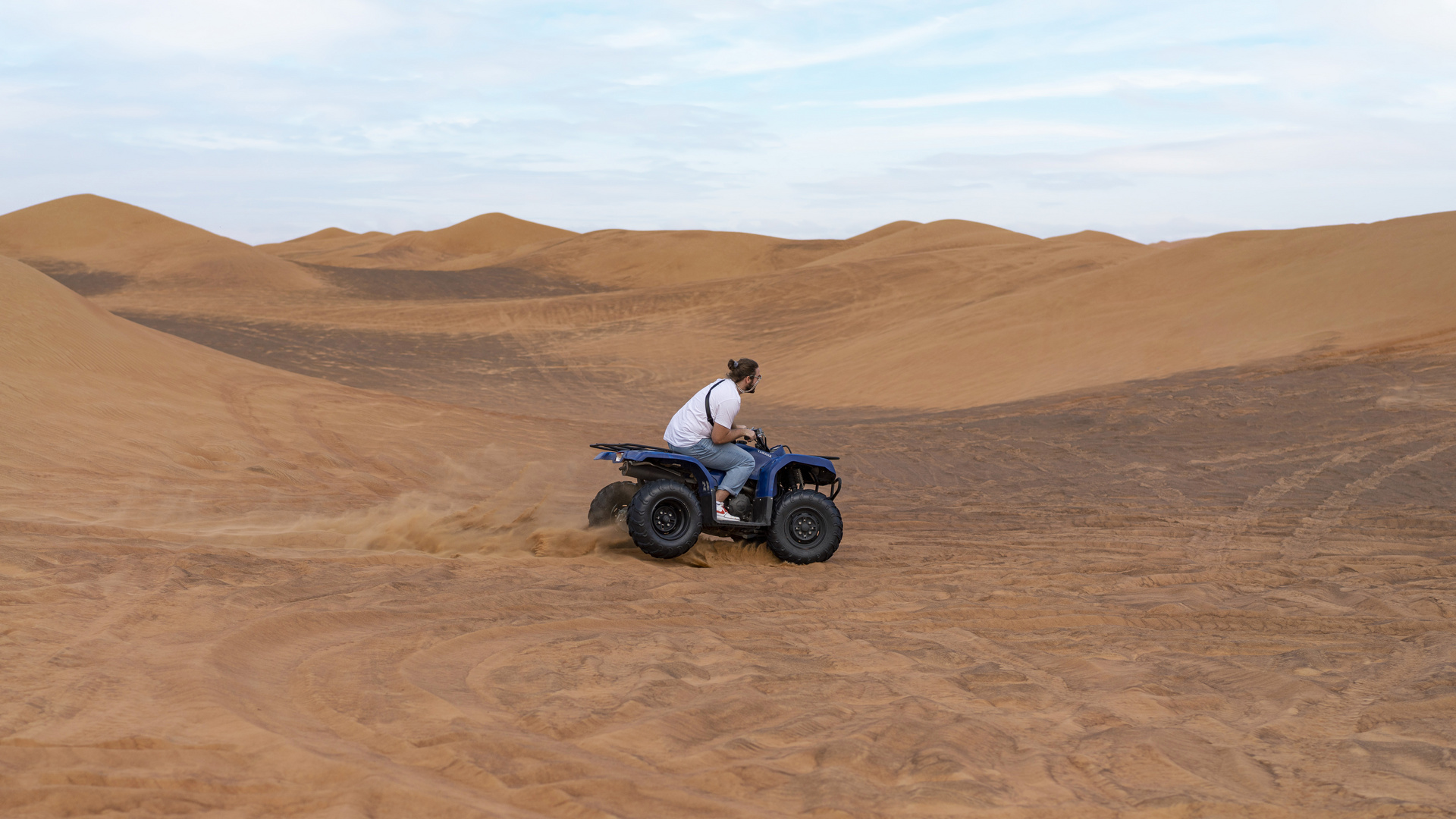 Spaß mit dem Quad im Wüstensand