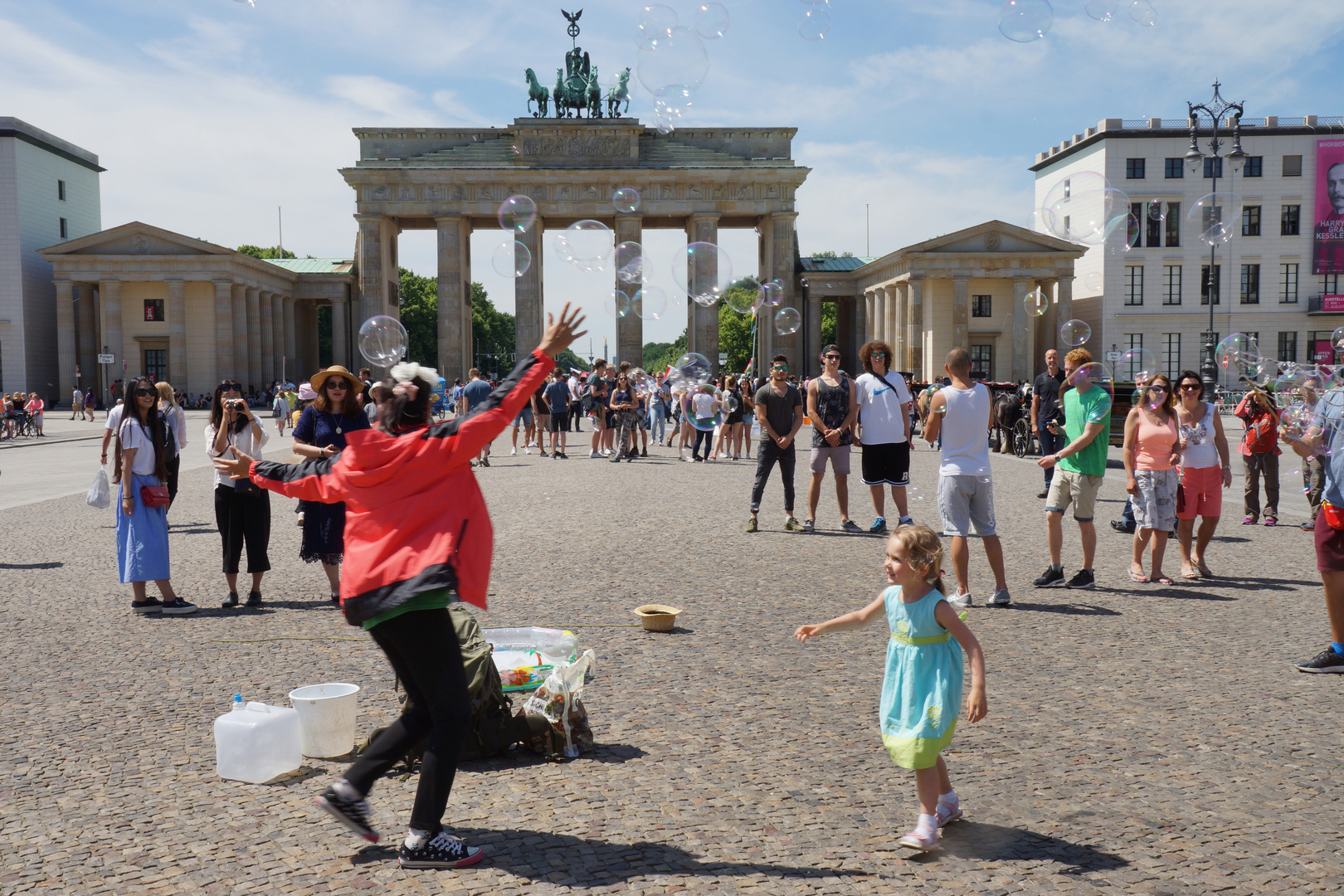 Spaß vorm Brandenburger Tor