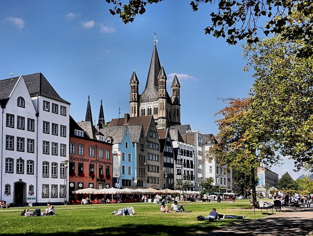 Spatsommer am Kölner Rheinufer