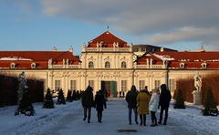 Spaziergänger beim Unteren Belvedere