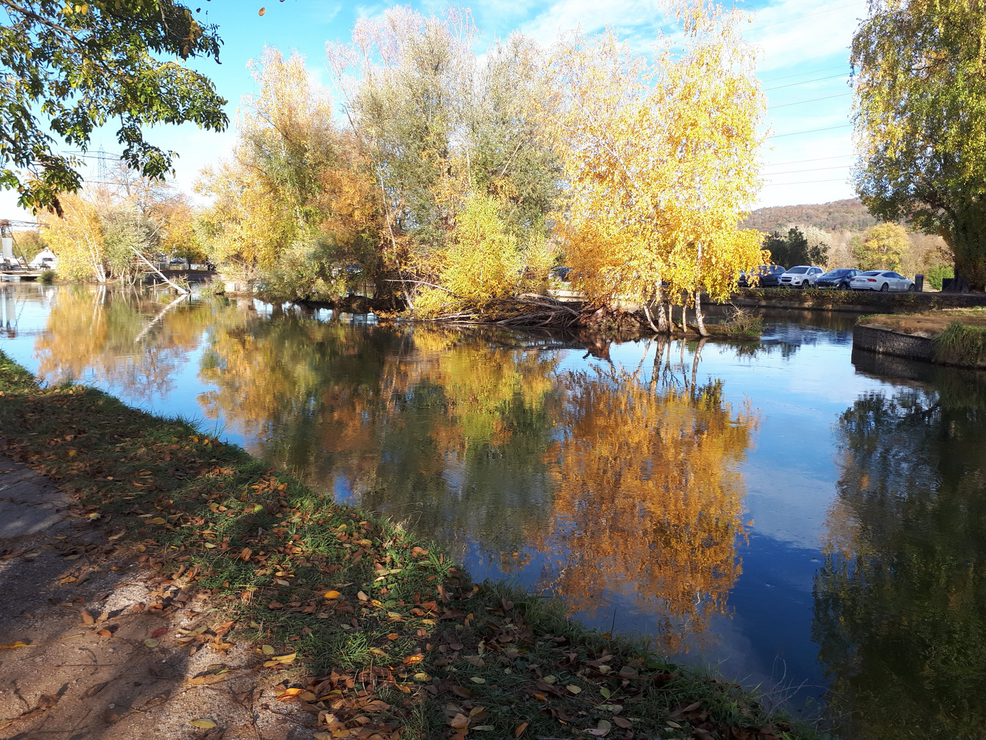 Spaziergang am Hüninger Kanal in Kembs.