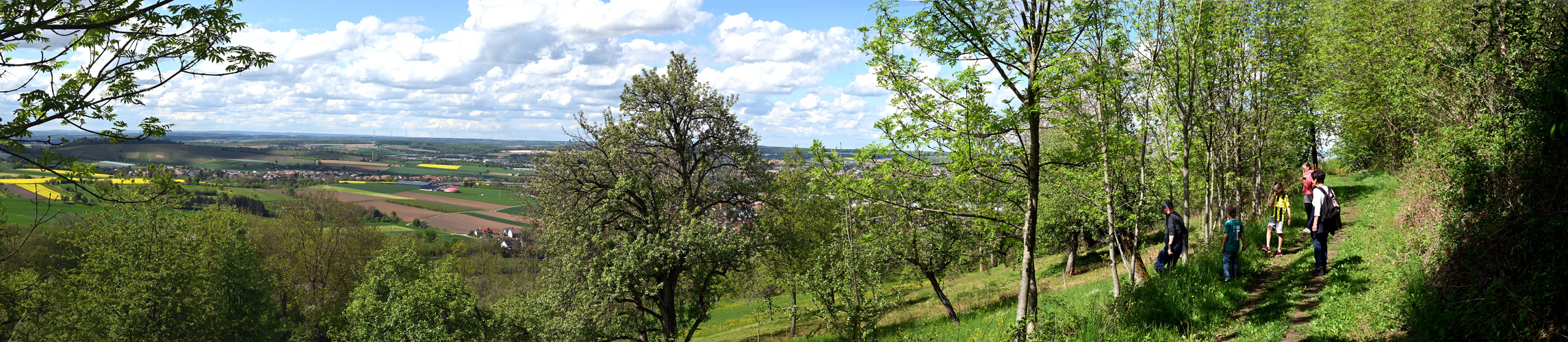 Spaziergang am Rundweg des Heuberg