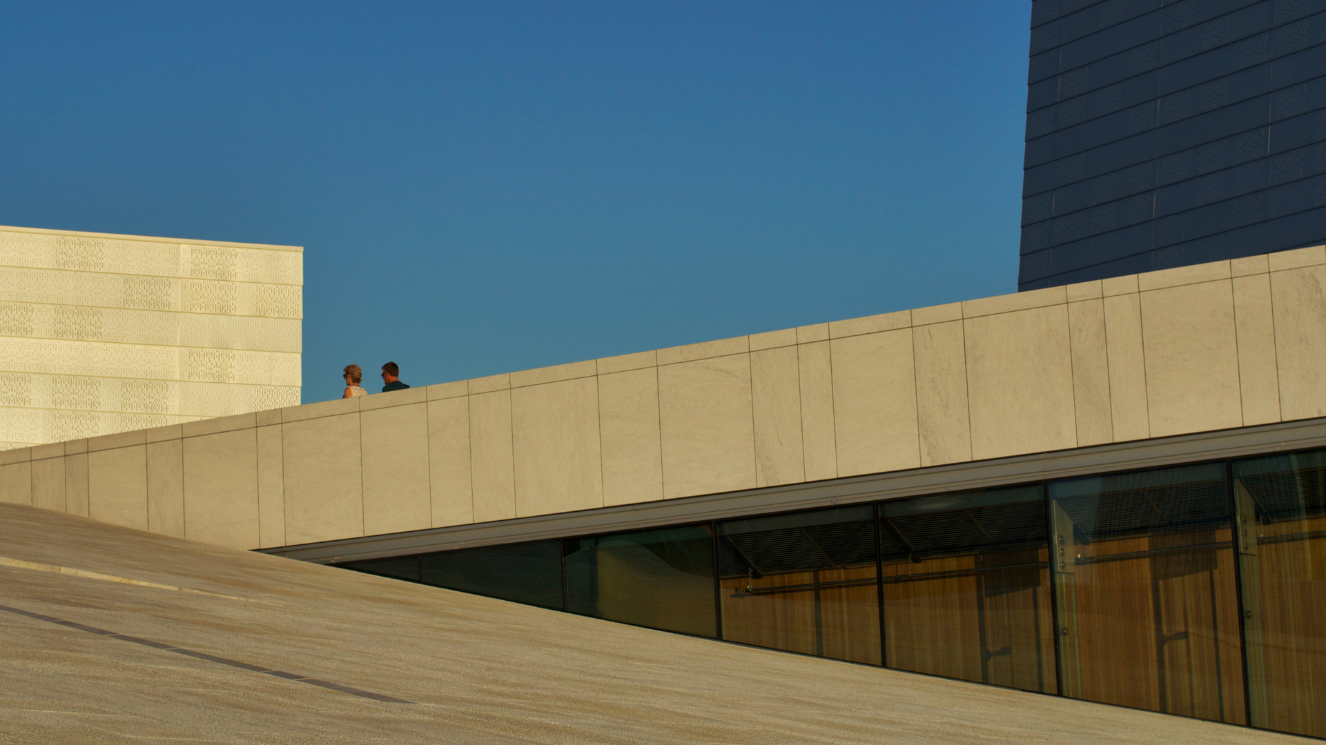 Spaziergang auf dem Opernhaus