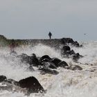 Spaziergang auf dem Wellenbrecher