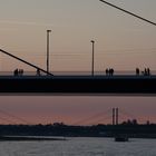 Spaziergang auf der Brücke