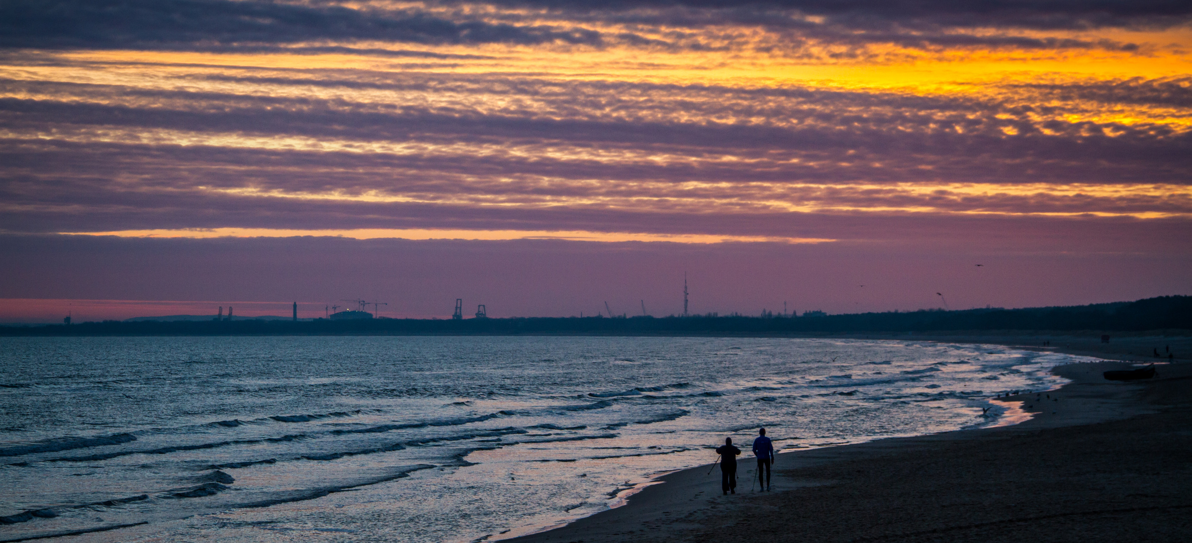 Spaziergang bei Sonnenaufgang