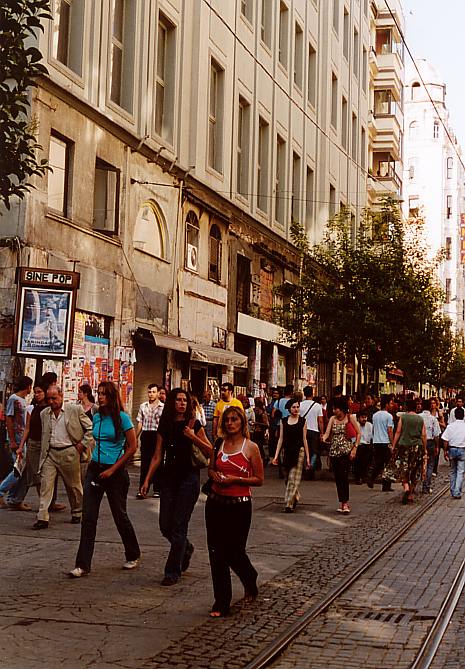 Spaziergang durch Istanbul (2): Fußgängerzone Istiklal Caddesi