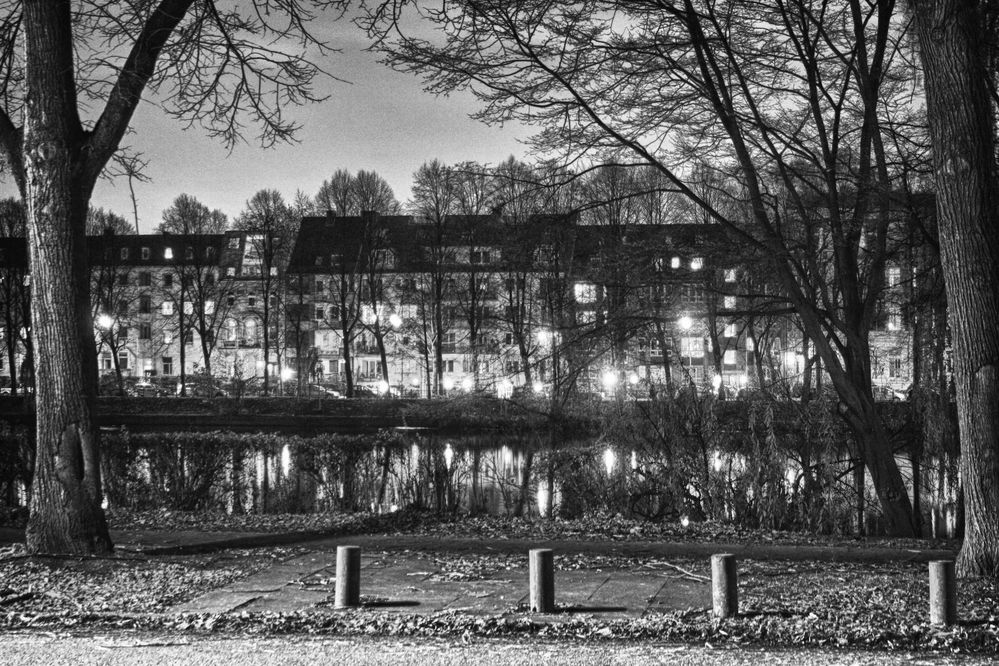 Spaziergang in HDR - Fluss