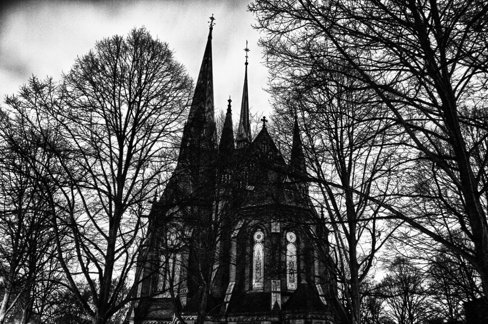 Spaziergang in HDR- Kirche