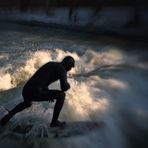 Special Agent beim harten Einsatz im Eisbach zum Monschtafang noch vor Ausbringen des Waldmeisters